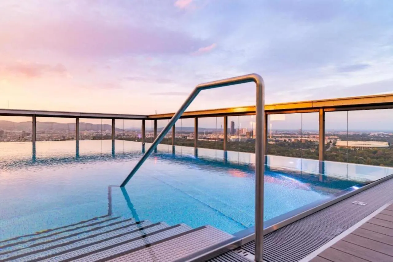 Mca Triiiple I Rooftop Pool I Free Parking I Netflix contacts