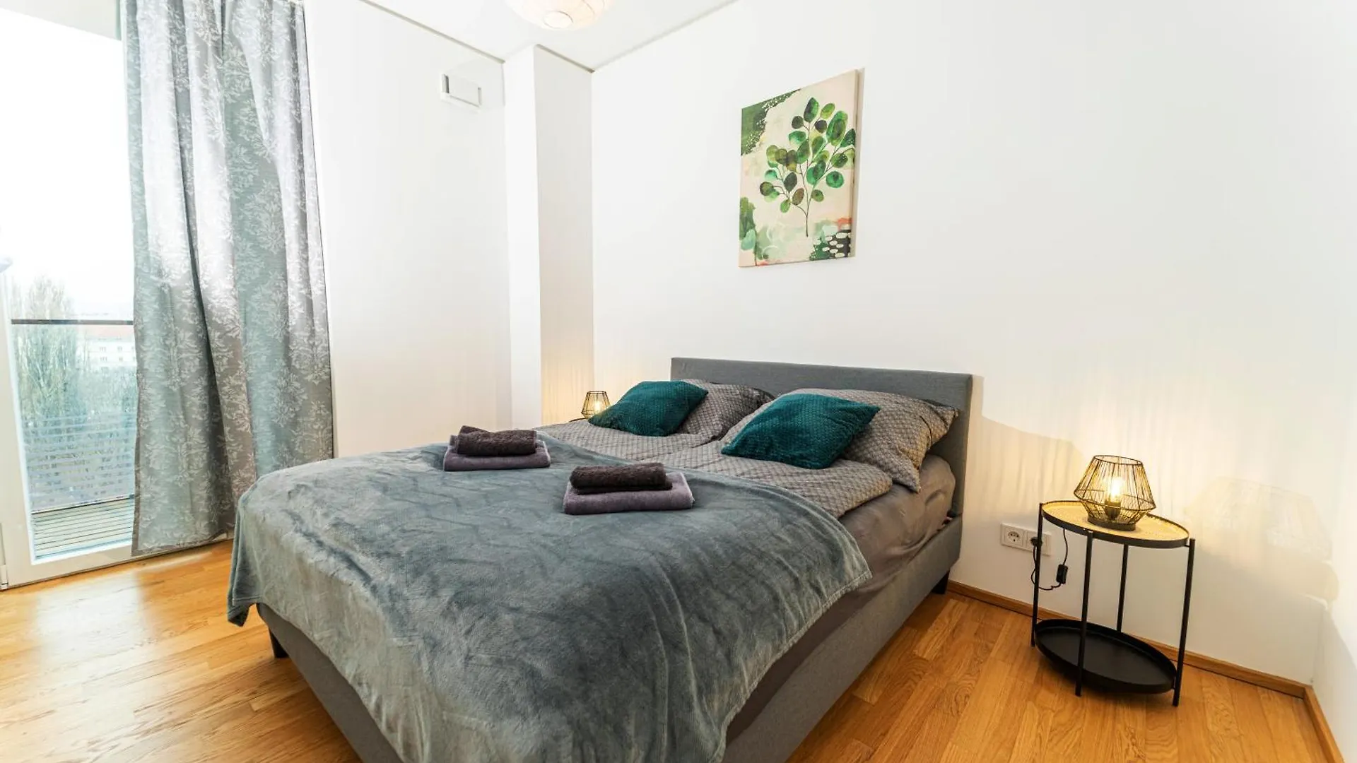 Mca Triiiple I Rooftop Pool I Free Parking I Netflix Vienna 0*,  Austria