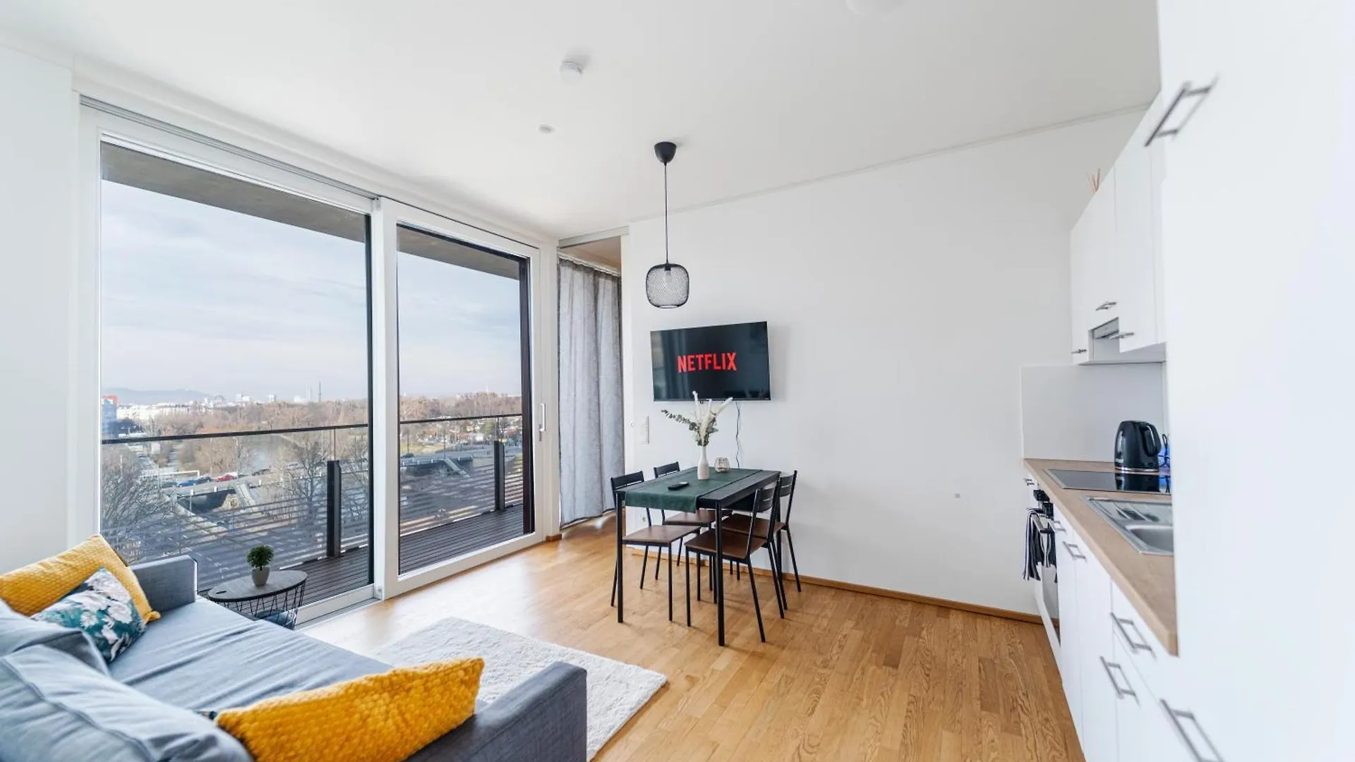 Mca Triiiple I Rooftop Pool I Free Parking I Netflix Vienna 0*,